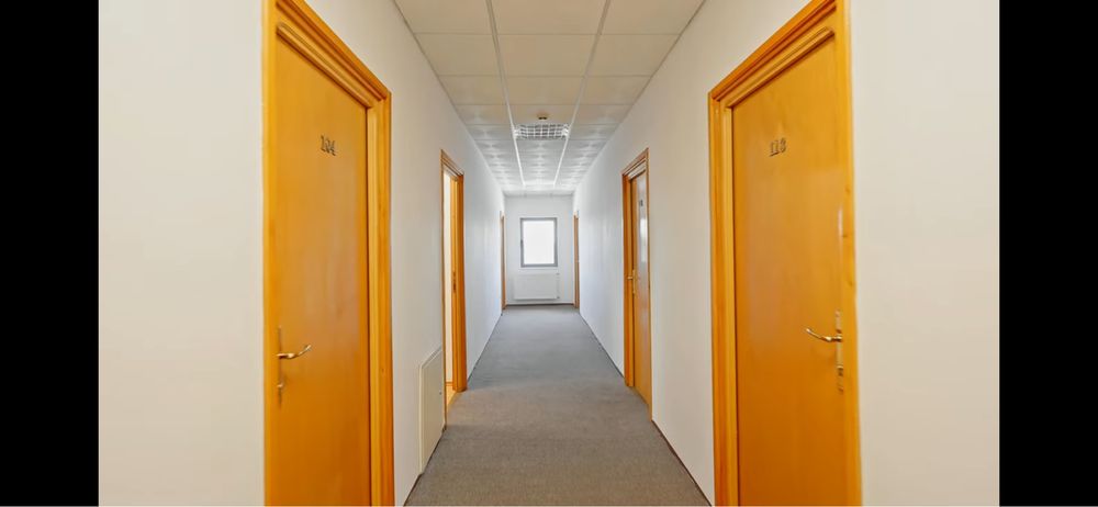 Cladire hotel , birouri , azil, spatii depozitare Borsului