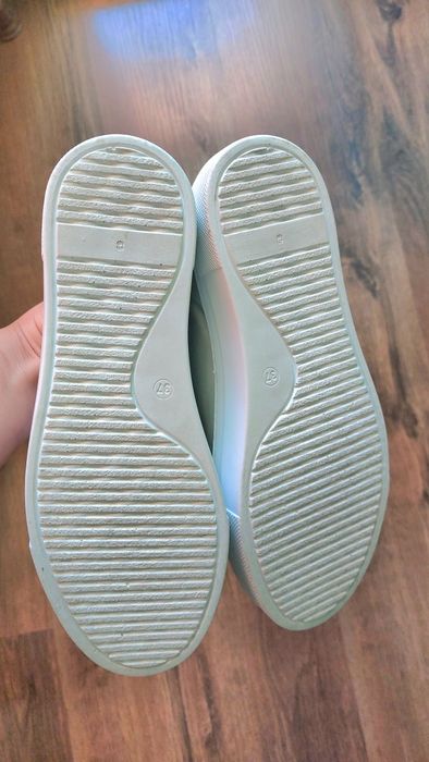 Официални сребристи кецове