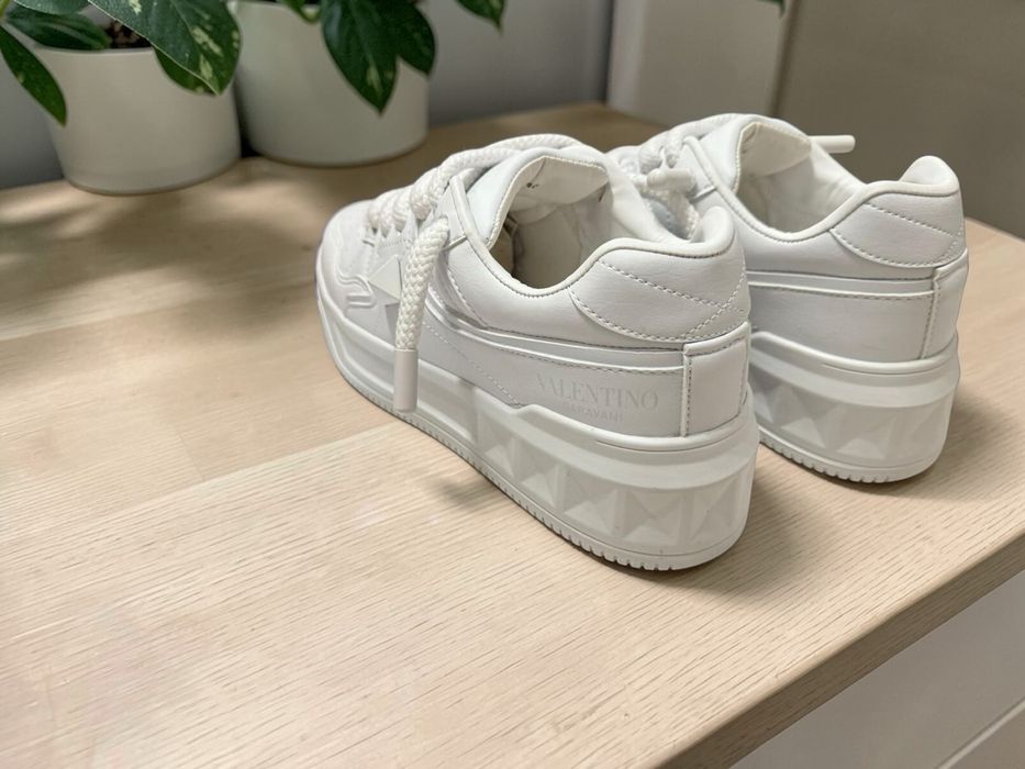 Valentino Garavani unisex colet cu VERIFICARE