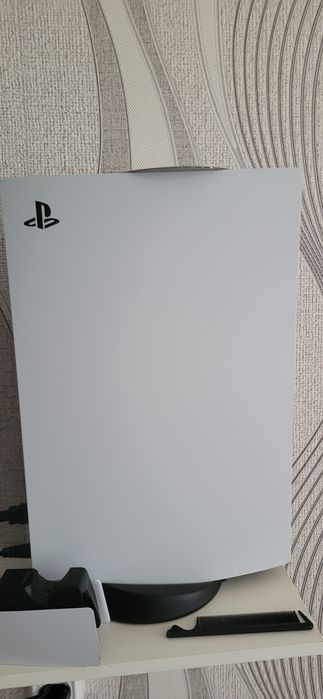 Продам пс5 (с играми)