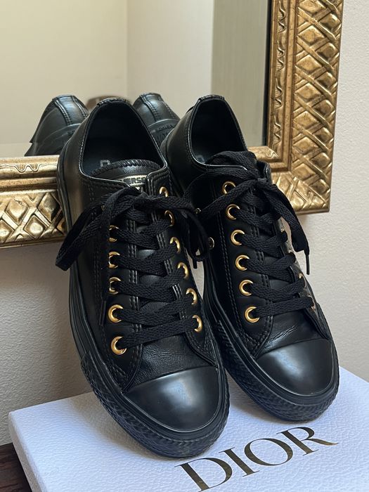 Converse teniși 'low', negri din piele vegană, accente aurii