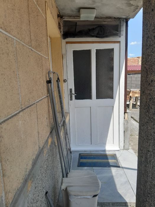 Дава се под наем Етаж от къща в Добрич, Център - 55 кв.м за 204 € - Снимка #4