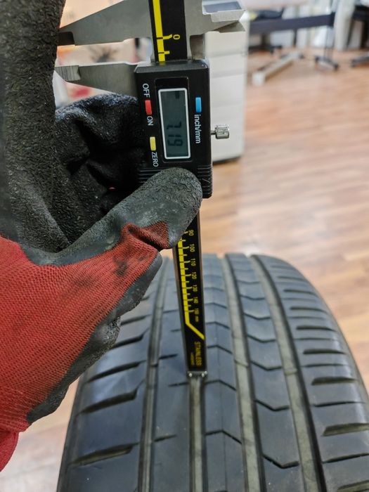 Anvelope vara 235/45 R18 Tesla Hankook si Vredestein