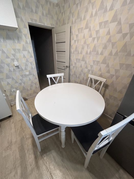 Кухонный стол стуля