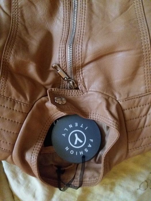 Geaca dama piele.marimea xl merge si ptr.L