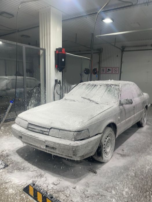 Мазда 626 mazda 626 на активном ходу.