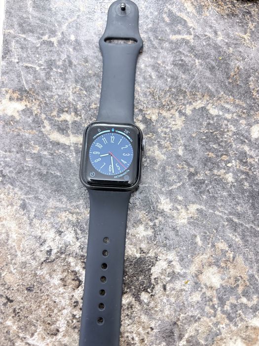 Продам Apple watch series 6 (gps)