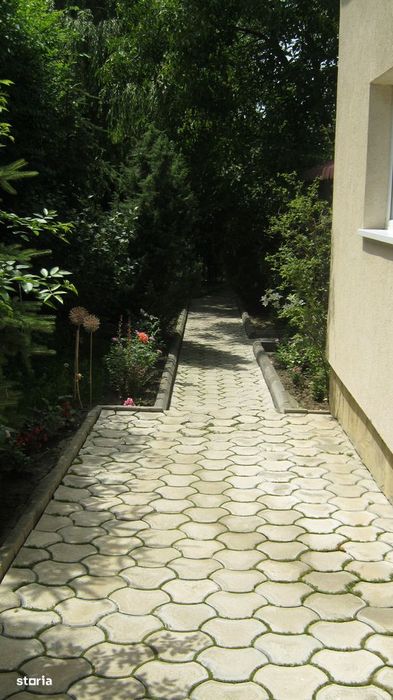 Casa cu etaj zona Drumul Tatarilor