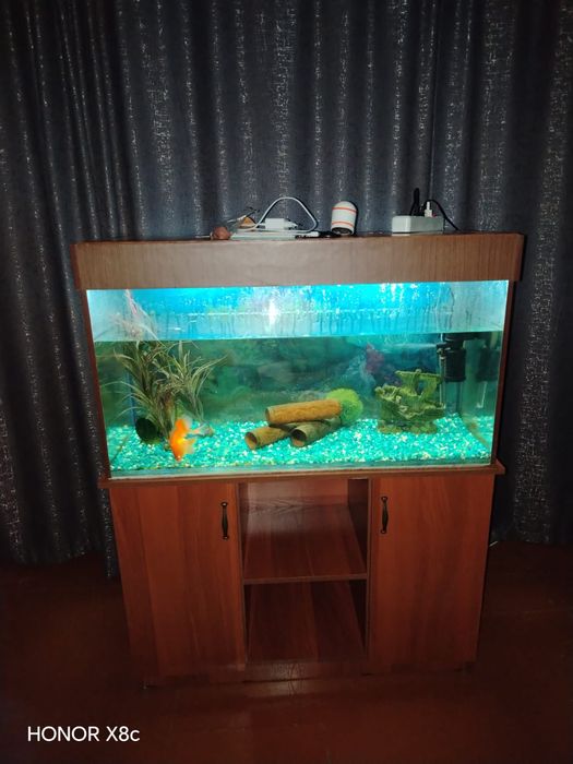 Продам аквариум на 200 литров