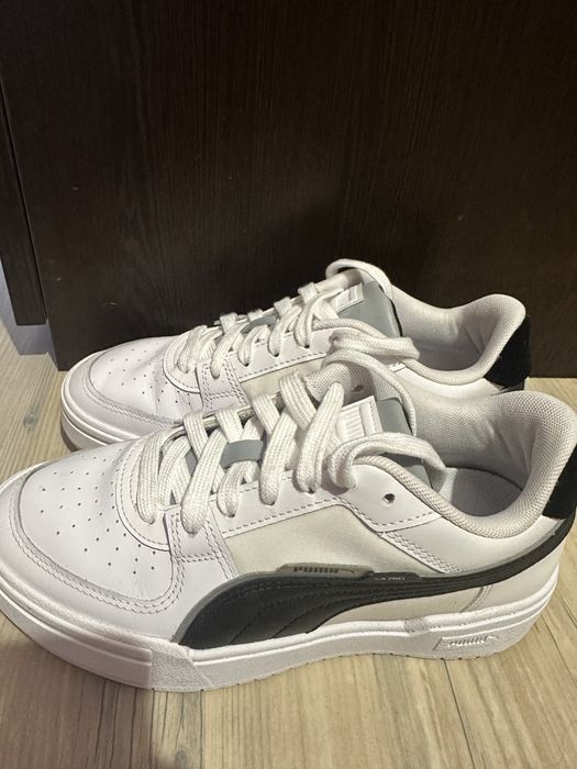 Маратонки Puma.