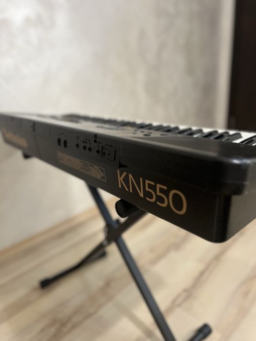 Синтезатор Technics KN550