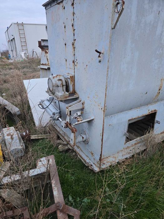 Еднотонен смесител за производство на фуражи.