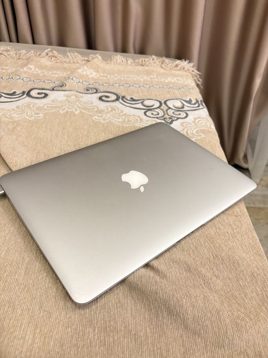 MacBook Air 13” / i5 / 8 GB / 128 GB
