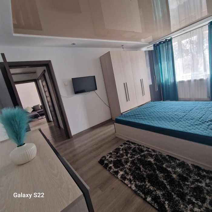 Proprietar, închiriez apartament pe Aleea Parcului.