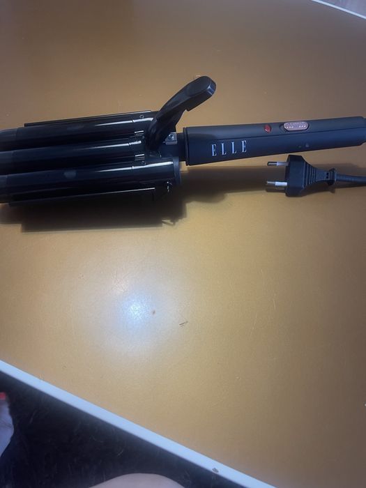 Ondulator triplu ELLE pentru valuri tip Beach Waves – încălzire rapidă, stare foarte bună