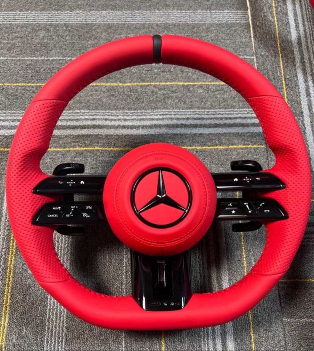 Mercedes AMG спортен волан – изцяло червен дизайн (2019–2022)