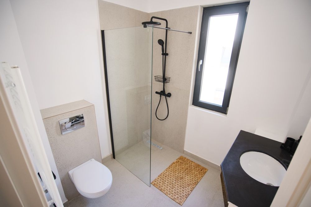 Vand apartament cu vedere la mare