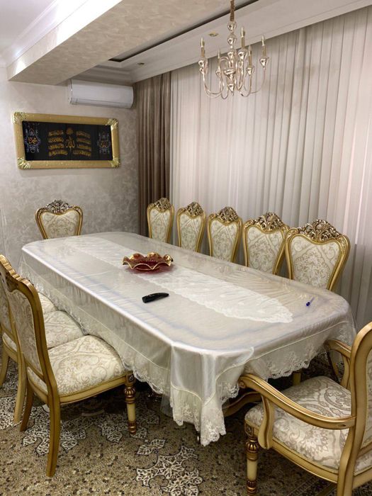 Spalni, zal, stol stullar, tumbochkalar, servantlar,va boshqa mebellar