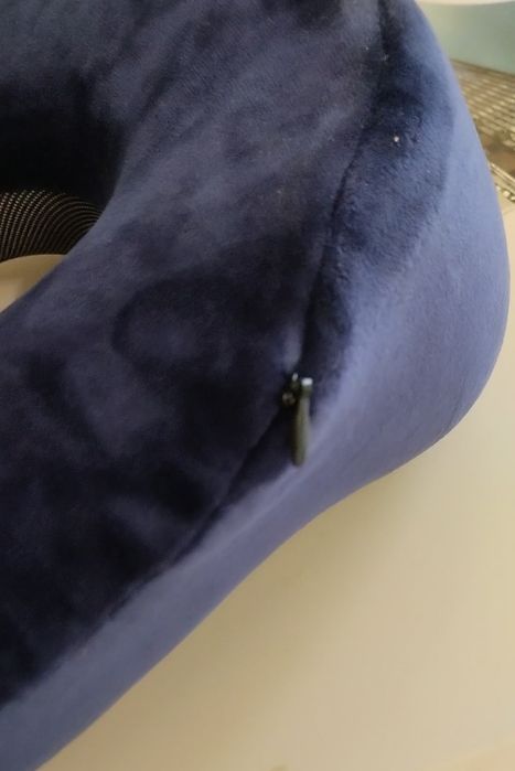 Подушка для шеи дорожная