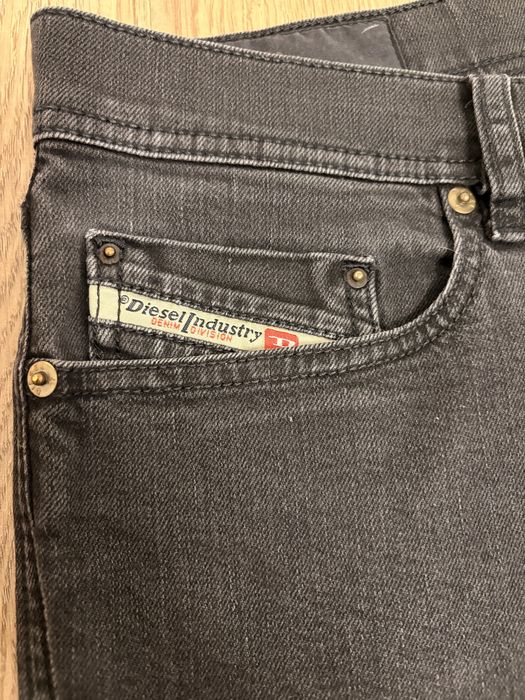 Blugi bărbați Diesel Industry, W31, L32