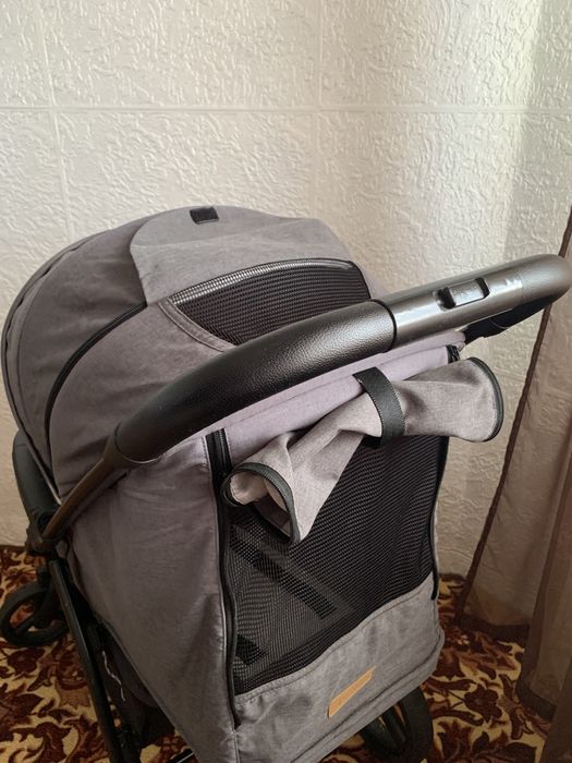 Продам прогулочную коляску