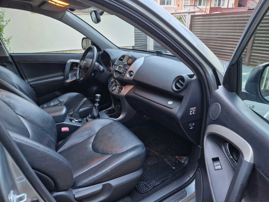 Vând Toyota Rav 4 2007