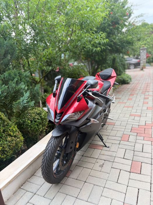 Yamaha YZF - R125