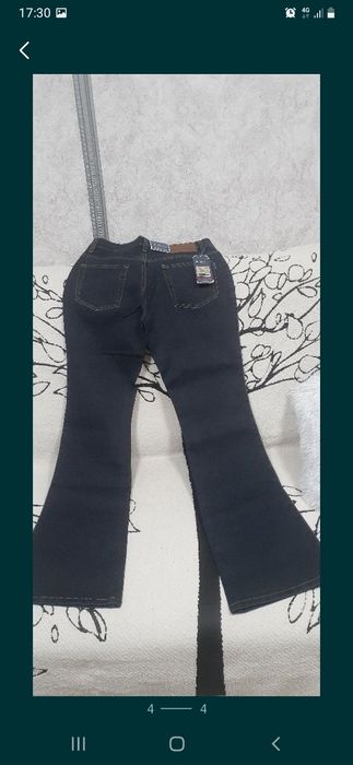 Брючки белые на флисе и джинсы