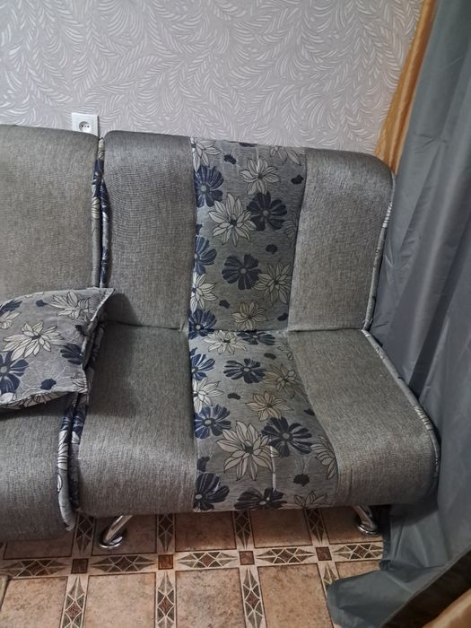 Продам диван и два кресла б/у самовывоз