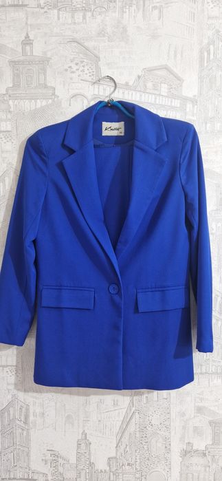 Продам брючный костюм