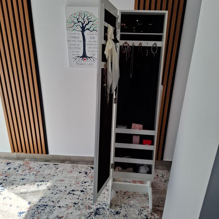 Dulap cu oglindă