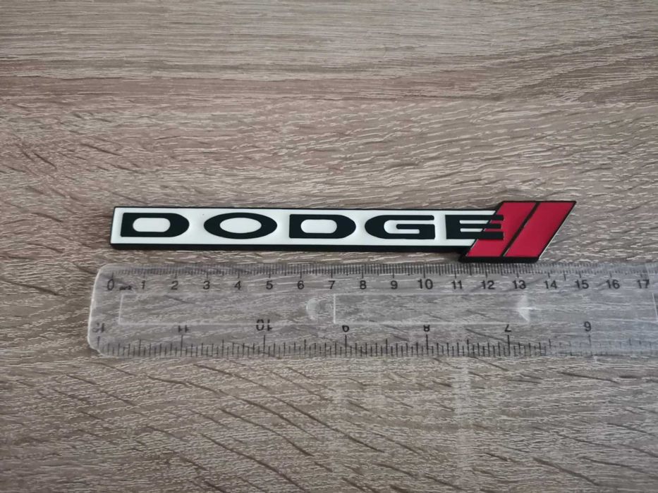 бяла емблема за решетка Додж Dodge