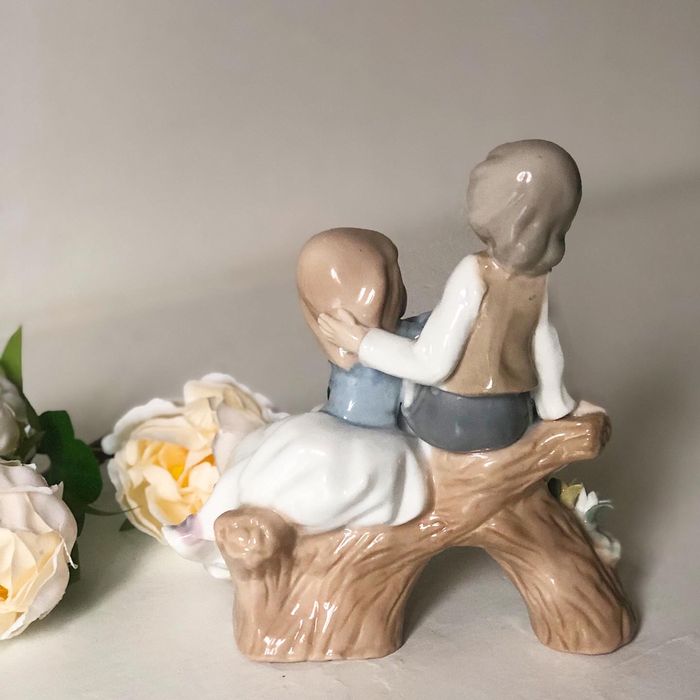 Порцеланова фигурка «Деца на дънер «