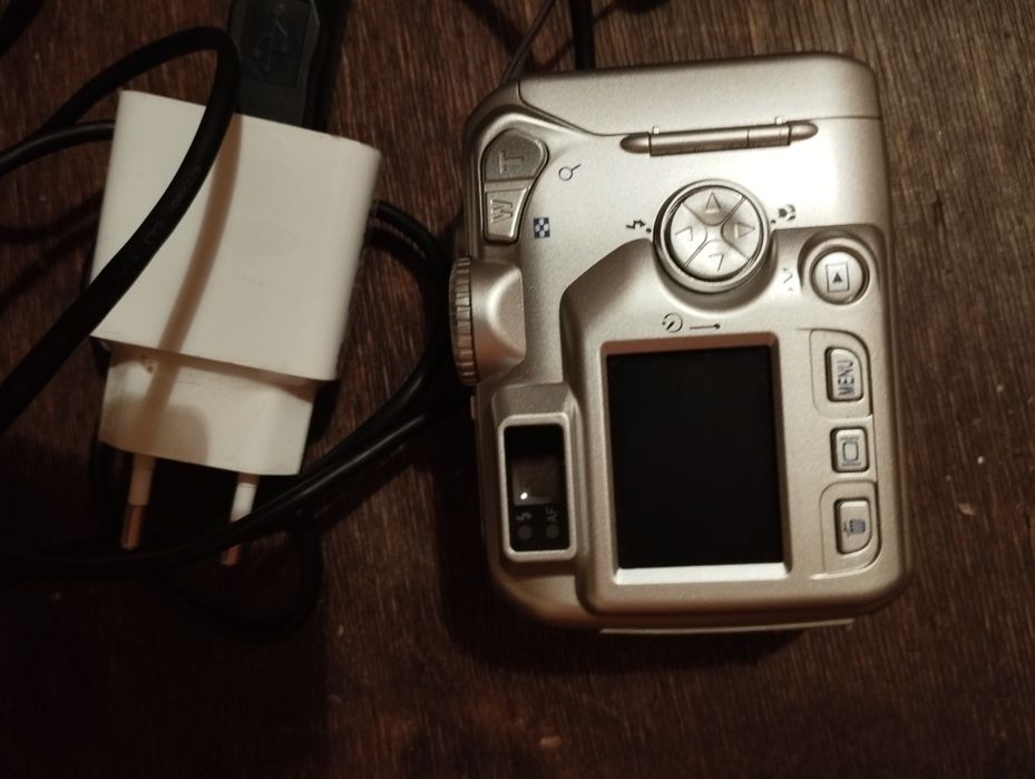 Цифровой фотоаппарат NIKon