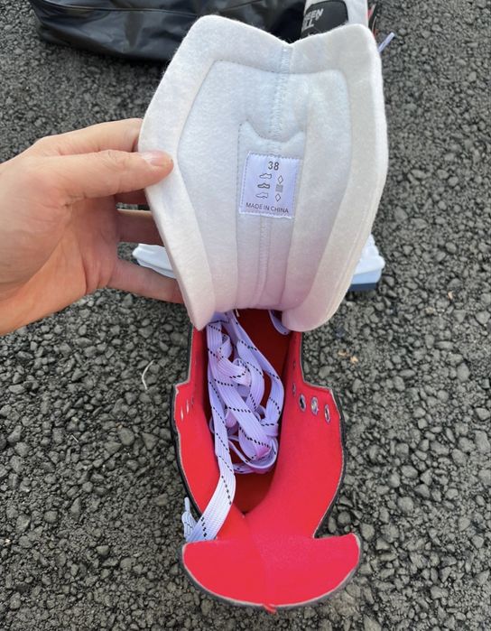 Хоккейные коньки