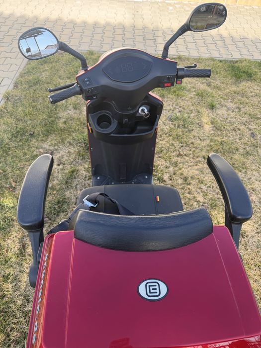 Scuter carut tricicleta scaun carucior electric dizabilitati handicap