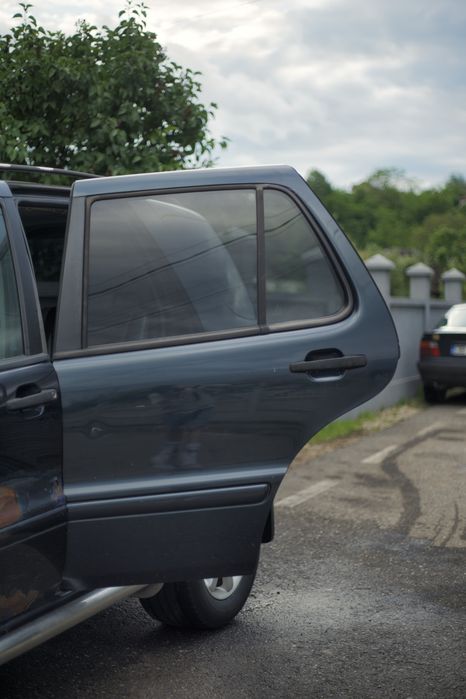 Usă stanga dreapta fata spate Mercedes ML W163 aripa capota vas expans