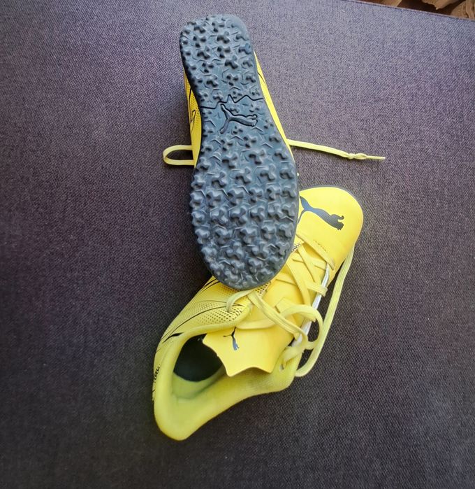 Бутонки за момче