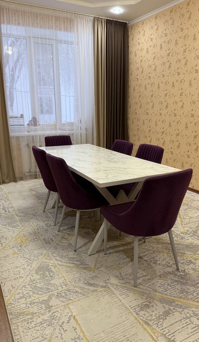 Продается стол и стулья