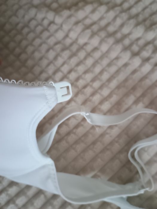 Нощница за кърмачки чисто нова и подарък нов сутиен за кърмене