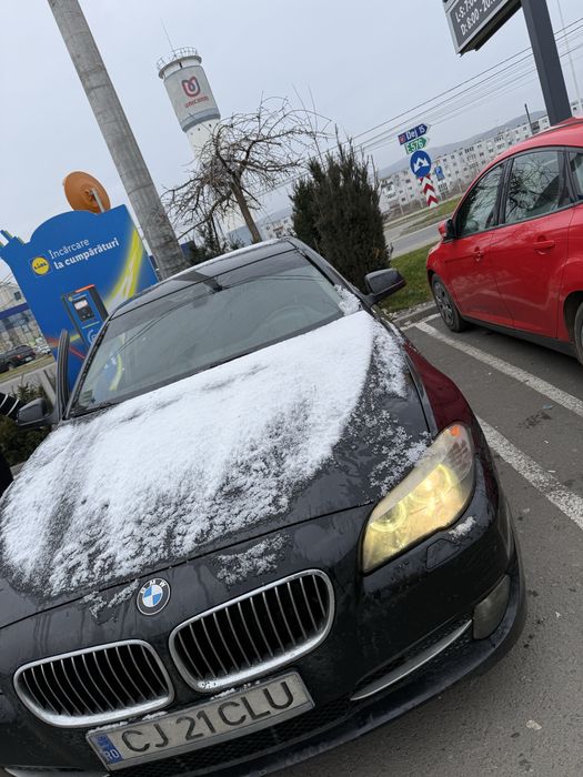 Bmw Seria 5 F10 520d 184 CP • 2011 • Manuală 6 trepte • Bi-Xenon