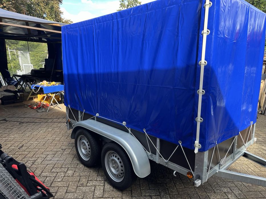 Двуосно ремарке .