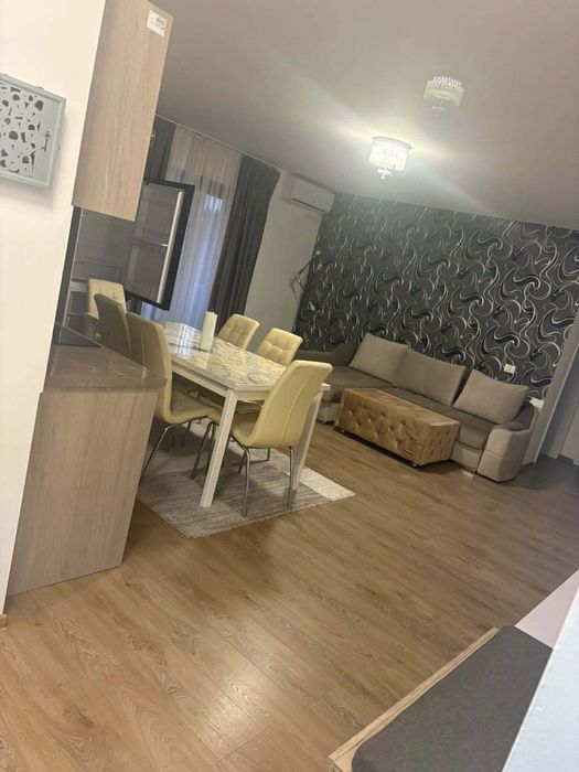 Vand apartament 3 camere