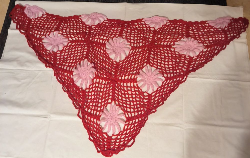 Шаль, вязанная крючком