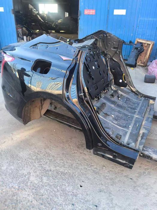 hongqi e-qm5 Заднее правое крыло