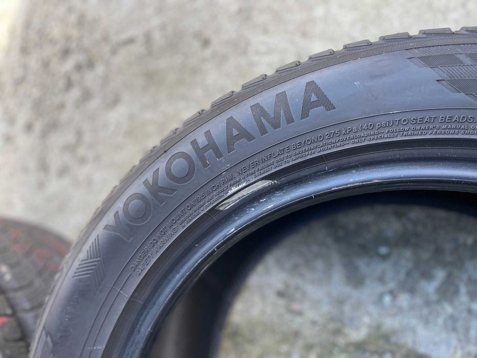 4X 265 50 19 Yokohama Bluearth Winter