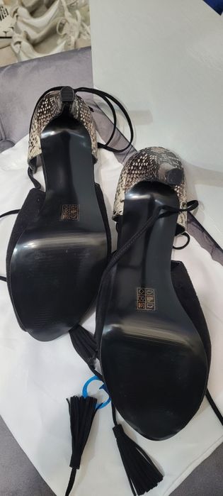 Sandale piele GUESS noi și originale! Mar 40