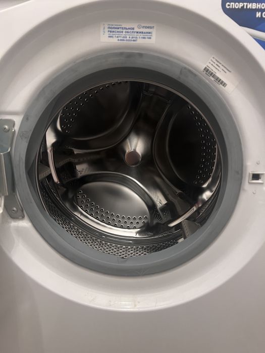 Стиральная машина Indesit. 5 кг