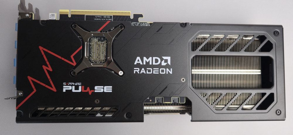 Видео карта Sapphire Pulse RX 9070 XT 16GB GDDR6 AMD Radeon