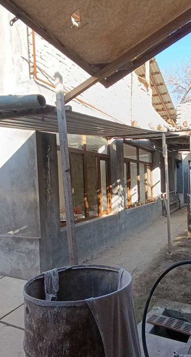 Назарбекда файзли ховли сотилади. NR494/172